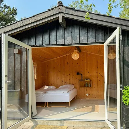 Holiday home Newly Renovated By